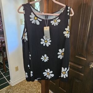 EMERY ROSE Black Tank Top with White and Yellow Daisy Print